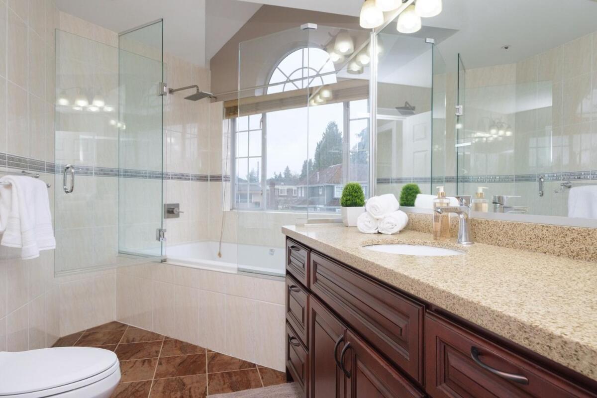Spacious 4Br W Ensuites Mins To Downtown Yvr Ubc Βανκούβερ Εξωτερικό φωτογραφία